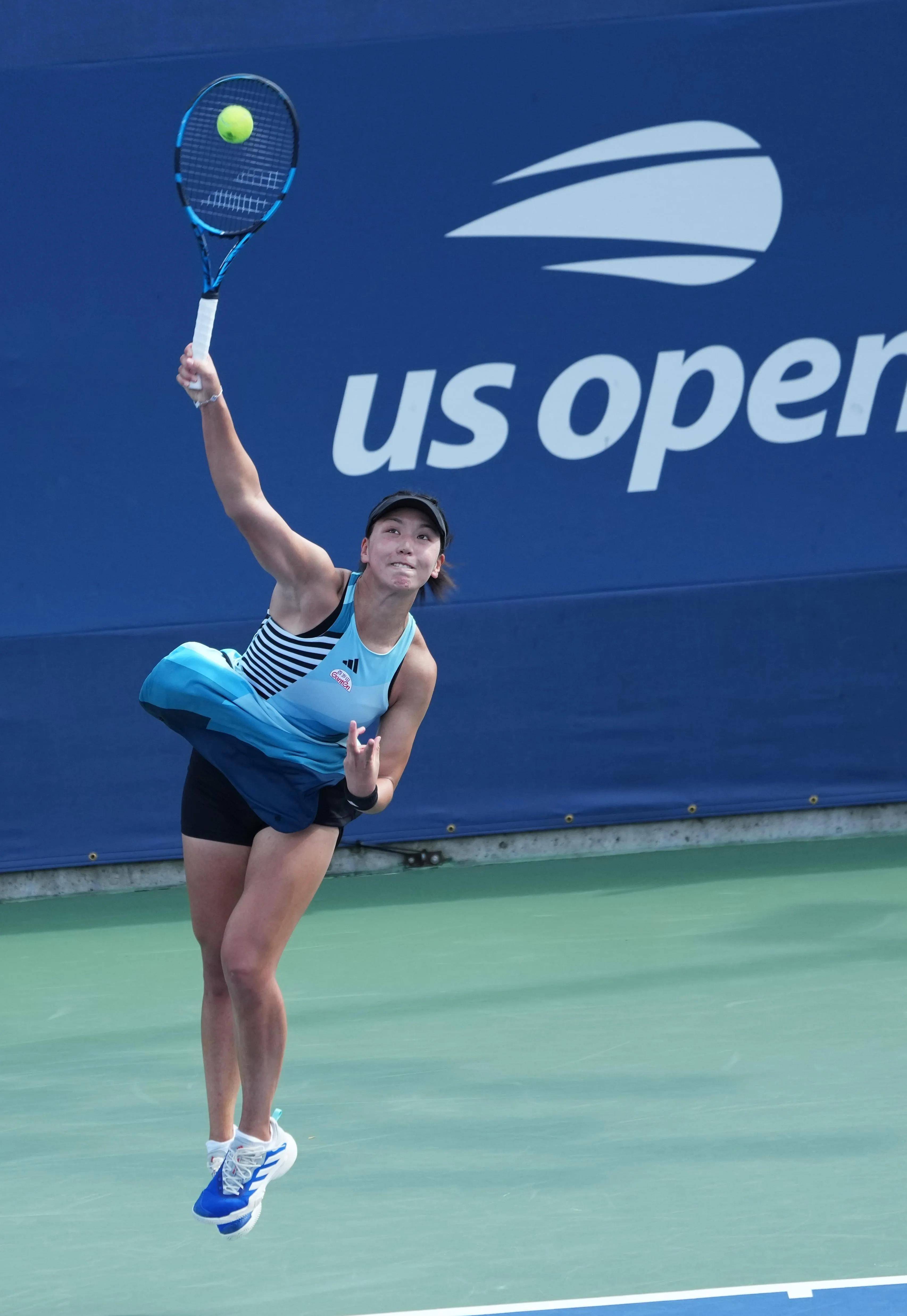 他在篮板球 他在篮板球