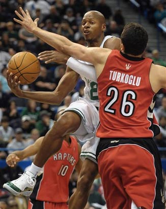 他却在场外 他却在场外