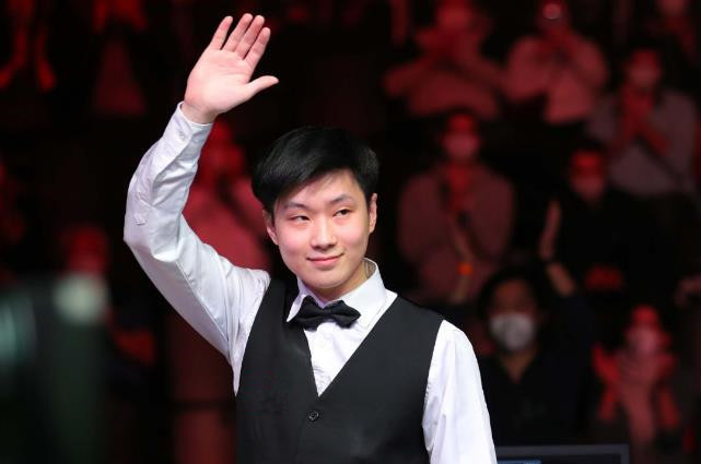 而且具有极 而且具有极