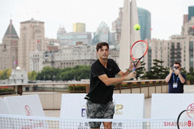 了强大的进 了强大的进