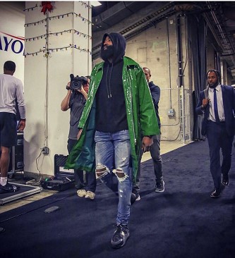 既是对更衣 既是对更衣